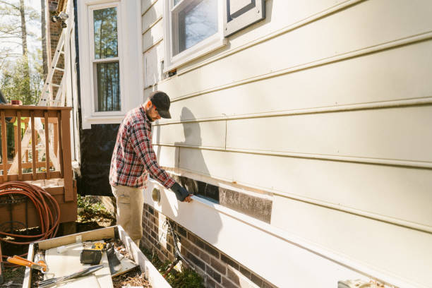 Top rated local Emergency Siding Repair specialists in East Windsor, CT